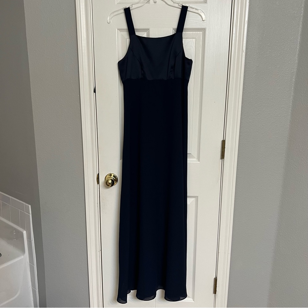 ✨💜Niteway ladies evening gown. Lavender/purple lined Size 6 Petite with sash